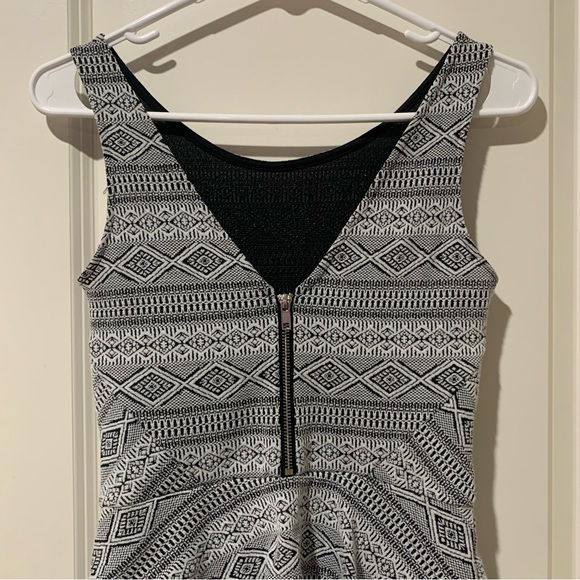 Patterned work Dress - Picture 3 of 5